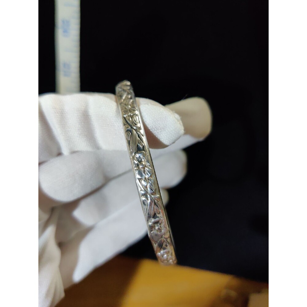 Strong metal bangle